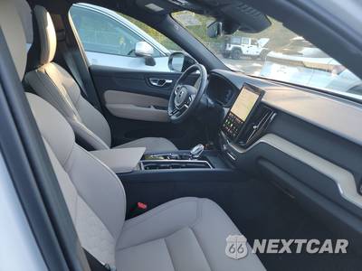2026 Volvo XC60 B5 Plus - zdjęcie 8 z 20 - miniatura