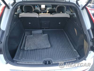 2026 Volvo XC60 B5 Plus - zdjęcie 16 z 20 - miniatura