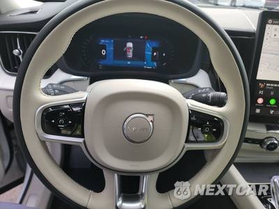 2026 Volvo XC60 B5 Ultra - zdjęcie 10 z 20 - miniatura
