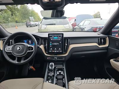 2026 Volvo XC60 B5 Plus - zdjęcie 11 z 23 - miniatura