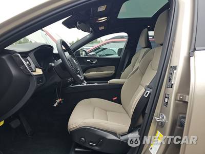 2026 Volvo XC60 B5 Plus - zdjęcie 7 z 23 - miniatura
