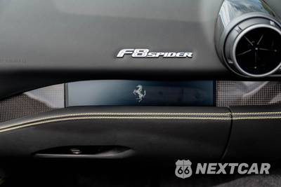 2023 Ferrari F8 Spider Convertible - zdjęcie 90 z 137 - miniatura