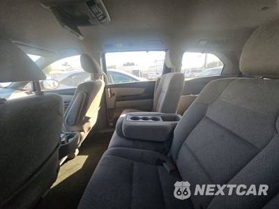 2016 Honda Odyssey SE 118.1" WB - zdjęcie 13 z 37 - miniatura