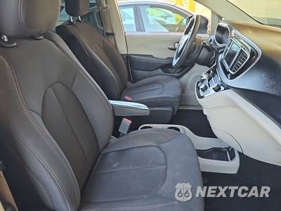 2018 Chrysler Pacifica LX 121.6" WB - zdjęcie 8 z 25 - miniatura