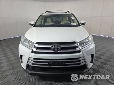 2019 Toyota Highlander XLE - zdjęcie 2 z 47 - miniatura
