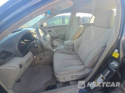 2011 Toyota Camry LE - zdjęcie 7 z 33 - miniatura