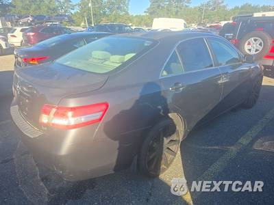 2011 Toyota Camry LE - zdjęcie 4 z 33 - miniatura