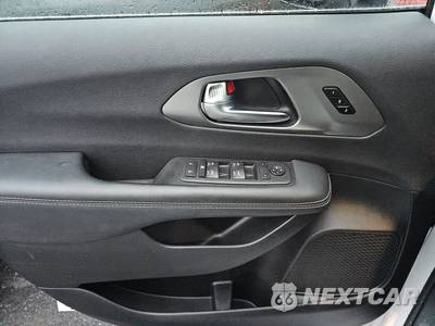 2026 Chrysler Pacifica Select 121.6" WB - zdjęcie 9 z 28 - miniatura