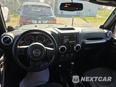 2014 Jeep Wrangler Unlimited Sahara - zdjęcie 14 z 21 - miniatura