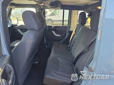 2014 Jeep Wrangler Unlimited Sahara - zdjęcie 16 z 21 - miniatura