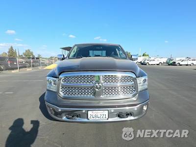 2016 Ram 1500 Laramie Extended Cab Medium Bed - zdjęcie 2 z 10 - miniatura