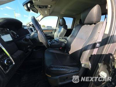 2016 Ram 1500 Laramie Extended Cab Medium Bed - zdjęcie 7 z 10 - miniatura