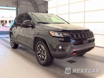 2025 Jeep Compass Trailhawk - zdjęcie 3 z 32 - miniatura