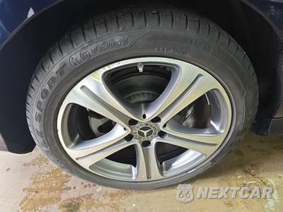 2019 Mercedes-Benz E 300 4MATIC Sedan - zdjęcie 10 z 24 - miniatura