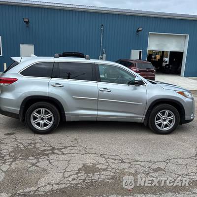 2018 Toyota Highlander LE Plus - zdjęcie 4 z 20 - miniatura