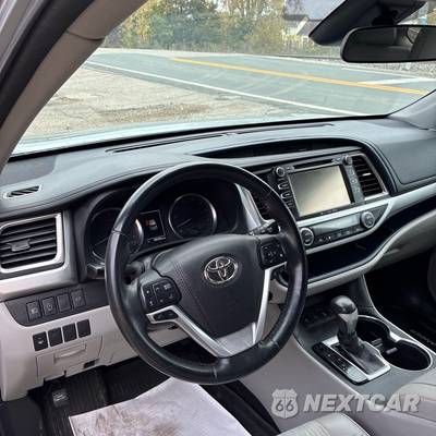 2018 Toyota Highlander LE Plus - zdjęcie 9 z 20 - miniatura