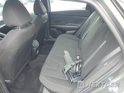 2026 Hyundai Elantra SEL Sport - zdjęcie 13 z 23 - miniatura