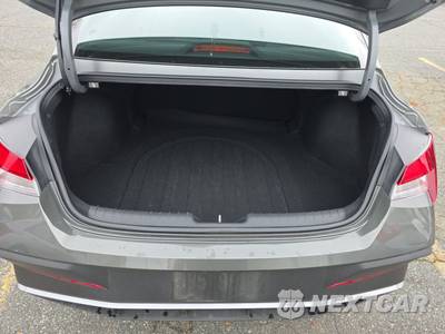 2026 Hyundai Elantra SEL Sport - zdjęcie 17 z 23 - miniatura