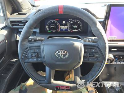 2026 Toyota Tacoma i-FORCE MAX TRD Pro Crew Cab Medium Bed - zdjęcie 10 z 22 - miniatura