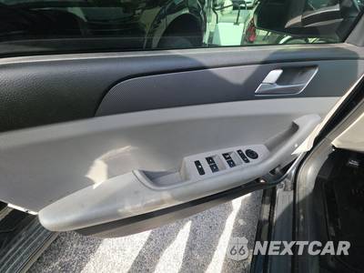 2015 Hyundai Sonata SE - zdjęcie 9 z 38 - miniatura