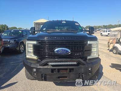 2017 Ford Super Duty F-350 Platinum Crew Cab Long Bed - zdjęcie 2 z 30 - miniatura