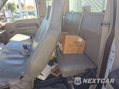 2008 Ford Super Duty F-350 Cab Chassis XL Extended Cab w/Rear Doors DRW - zdjęcie 13 z 36 - miniatura