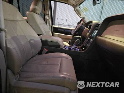 2016 Lincoln Navigator Select - zdjęcie 8 z 35 - miniatura