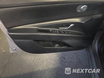 2022 Hyundai Elantra SEL - zdjęcie 9 z 47 - miniatura