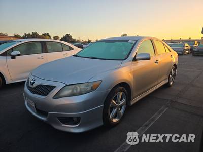 2010 Toyota Camry SE - zdjęcie 1 z 33 - miniatura