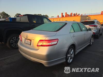 2010 Toyota Camry SE - zdjęcie 4 z 33 - miniatura