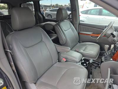 2010 Toyota Sienna XLE Minivan 7-Passenger 119.3" WB - zdjęcie 8 z 30 - miniatura