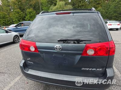 2010 Toyota Sienna XLE Minivan 7-Passenger 119.3" WB - zdjęcie 5 z 30 - miniatura