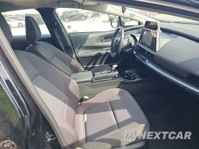 2026 Toyota Prius LE - zdjęcie 8 z 25 - miniatura