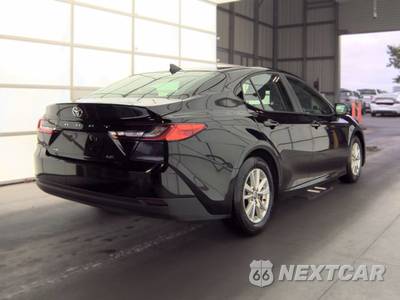 2026 Toyota Camry LE - zdjęcie 4 z 21 - miniatura