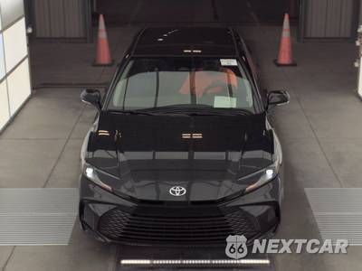 2026 Toyota Camry LE - zdjęcie 2 z 30 - miniatura