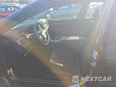 2026 Toyota Camry LE - zdjęcie 7 z 30 - miniatura