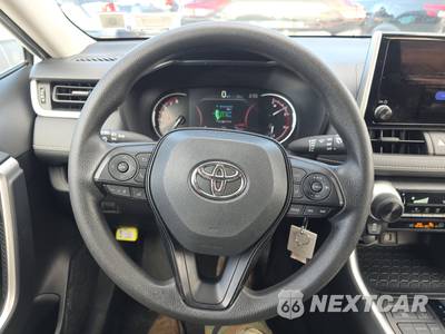 2025 Toyota RAV4 LE - zdjęcie 10 z 32 - miniatura