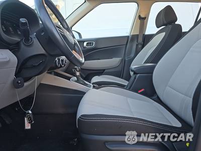 2025 Hyundai Venue SEL - zdjęcie 7 z 24 - miniatura