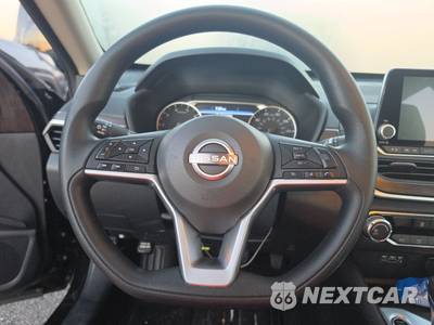 2025 Nissan Altima SV - zdjęcie 10 z 21 - miniatura