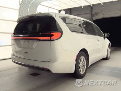 2023 Chrysler Pacifica Touring L 121.6" WB - zdjęcie 4 z 37 - miniatura