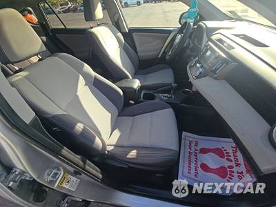 2015 Toyota RAV4 XLE - zdjęcie 8 z 18 - miniatura