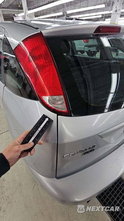 2006 Ford Focus ZX5 SES Hatchback - zdjęcie 29 z 38 - miniatura