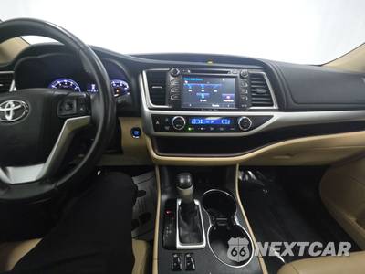 2016 Toyota Highlander XLE - zdjęcie 11 z 29 - miniatura