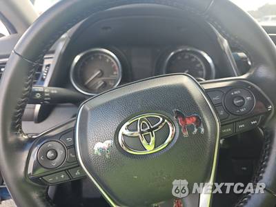 2020 Toyota Camry SE - zdjęcie 10 z 33 - miniatura