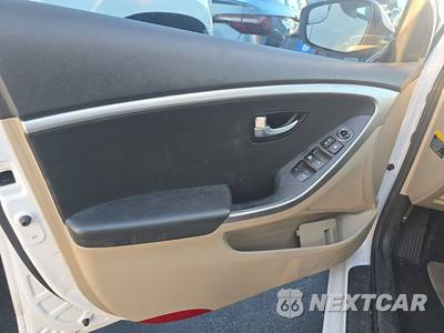2015 Hyundai Elantra GT Hatchback - zdjęcie 9 z 18 - miniatura