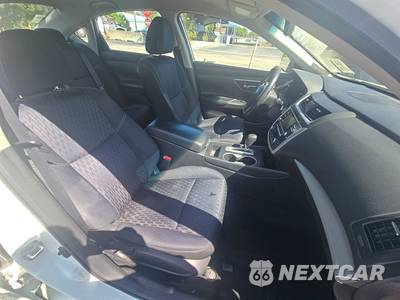 2017 Nissan Altima 2.5 SV - zdjęcie 8 z 18 - miniatura
