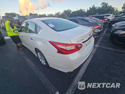 2016 Nissan Altima 2.5 S - zdjęcie 6 z 18 - miniatura