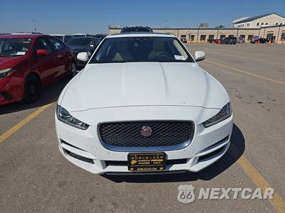 2017 Jaguar XE Prestige - zdjęcie 2 z 30 - miniatura