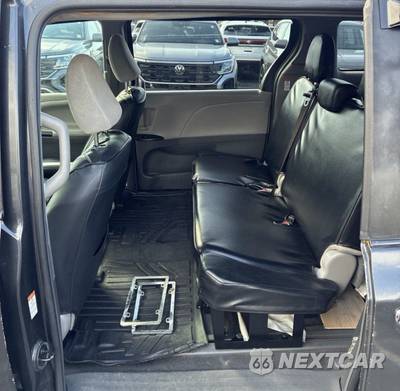 2019 Toyota Sienna L 7-Passenger 119.3" WB - zdjęcie 8 z 20 - miniatura