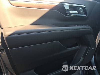 2025 Chevrolet Tahoe Premier 1LZ - zdjęcie 9 z 24 - miniatura